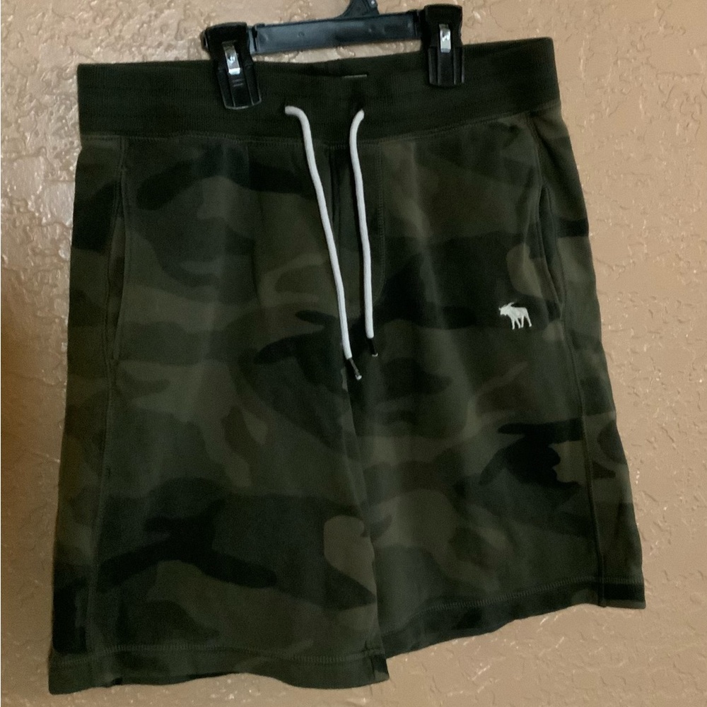 Men’s Abercrombie And Fitch Fleece Camouflage Shorts Sz Xs.